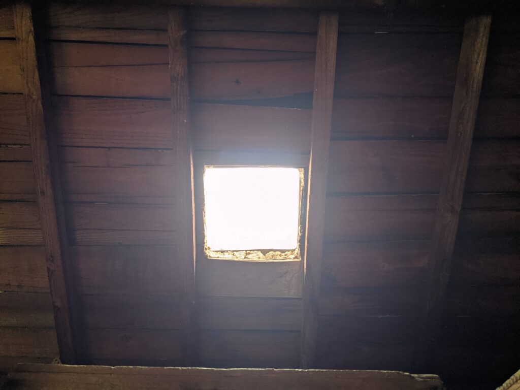 蔵出しみかんの貯蔵庫の天窓